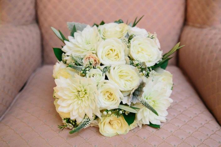 Classic white bouquets are a very elegant choice for any bride! 